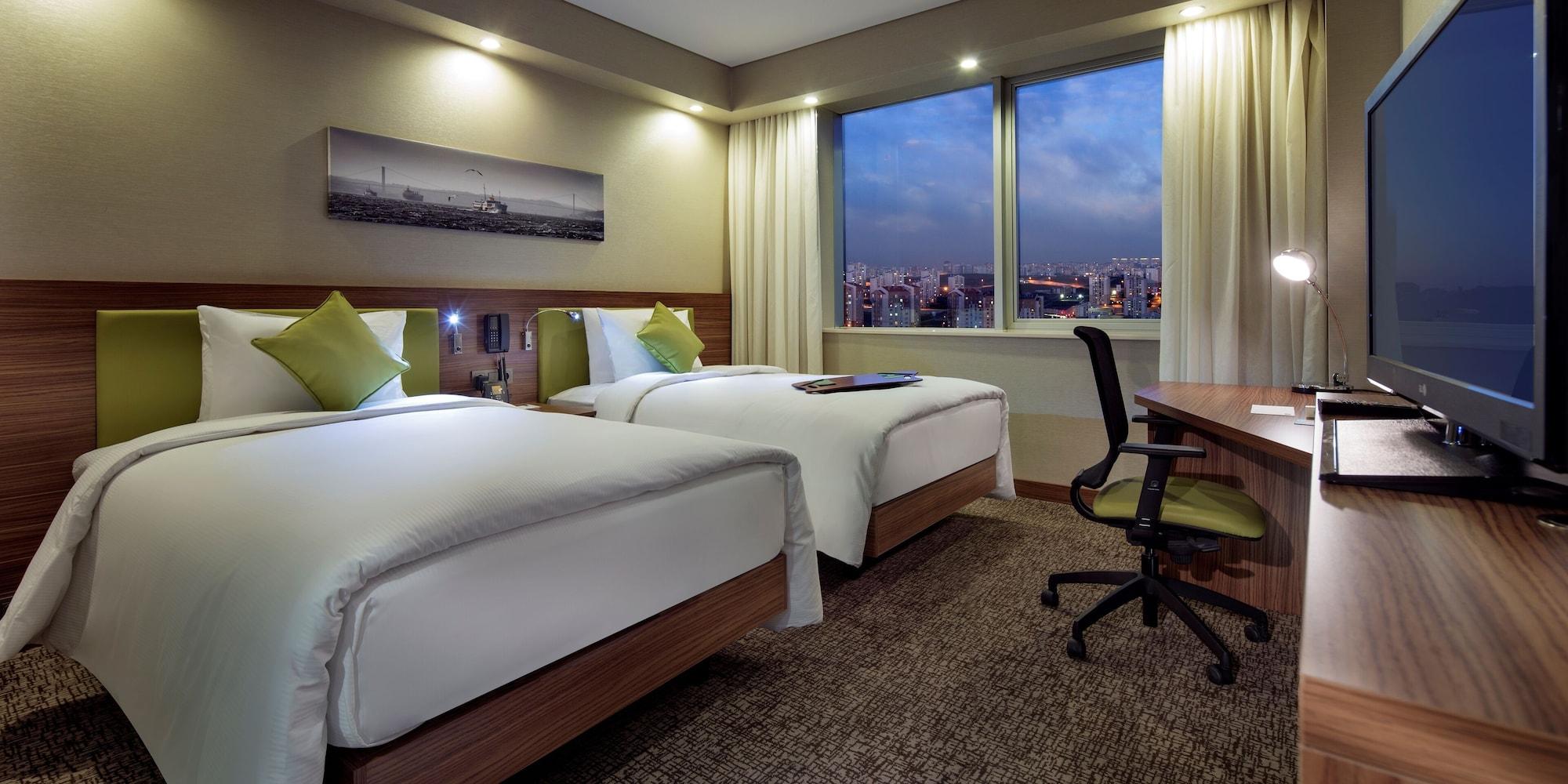 Готель Hampton By Hilton Istanbul Kayasehir Екстер'єр фото