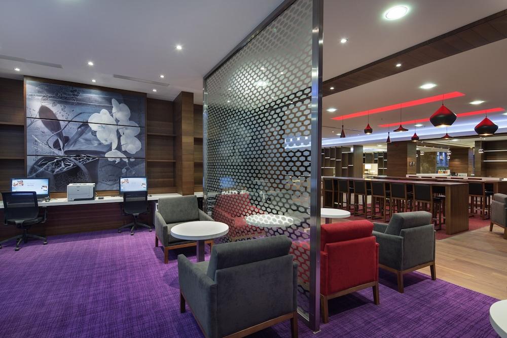 Готель Hampton By Hilton Istanbul Kayasehir Екстер'єр фото