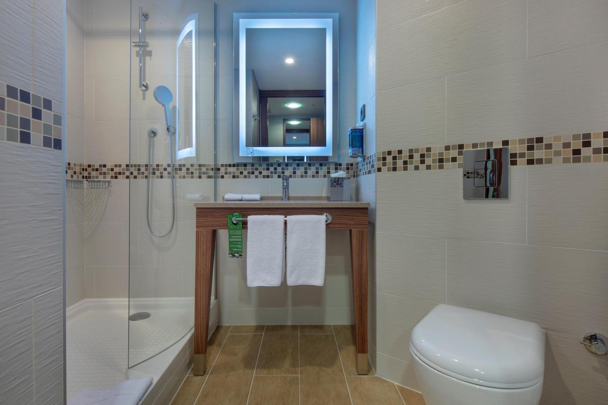 Готель Hampton By Hilton Istanbul Kayasehir Екстер'єр фото