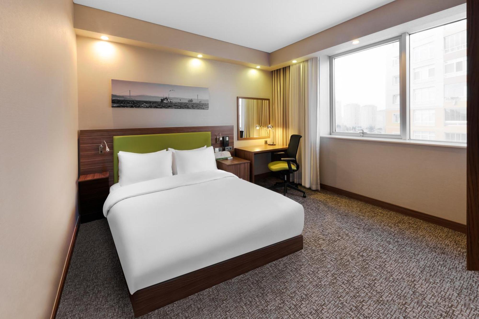 Готель Hampton By Hilton Istanbul Kayasehir Екстер'єр фото