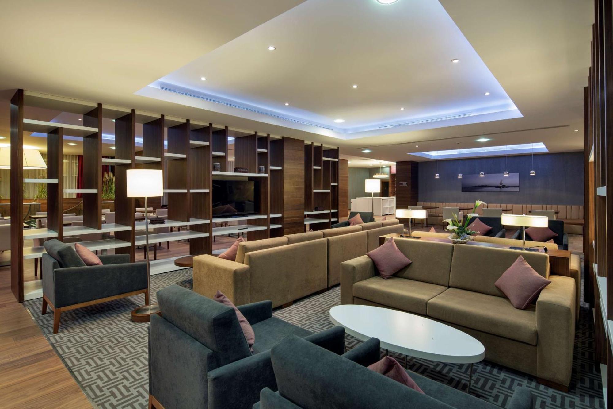 Готель Hampton By Hilton Istanbul Kayasehir Екстер'єр фото