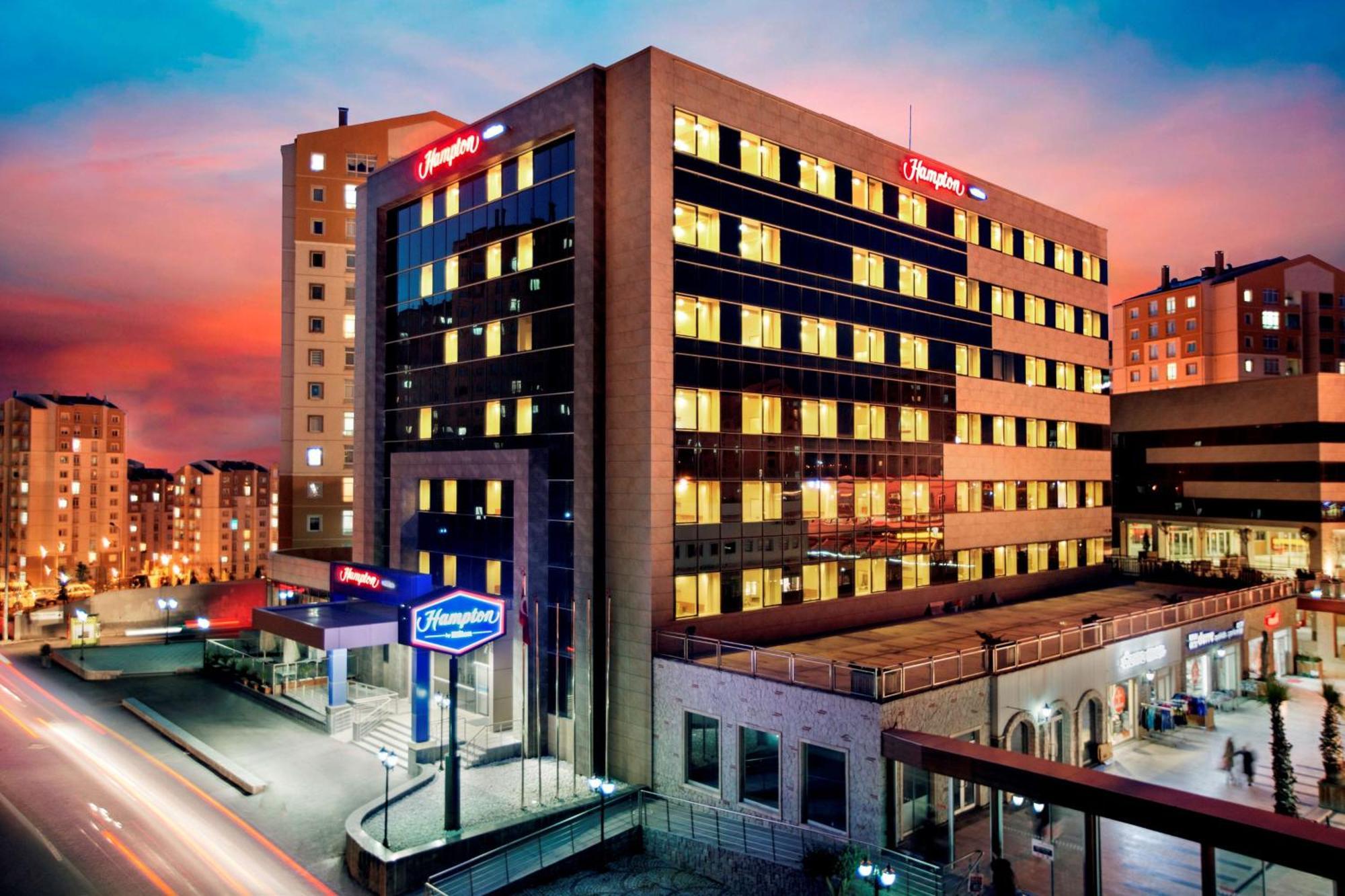 Готель Hampton By Hilton Istanbul Kayasehir Екстер'єр фото